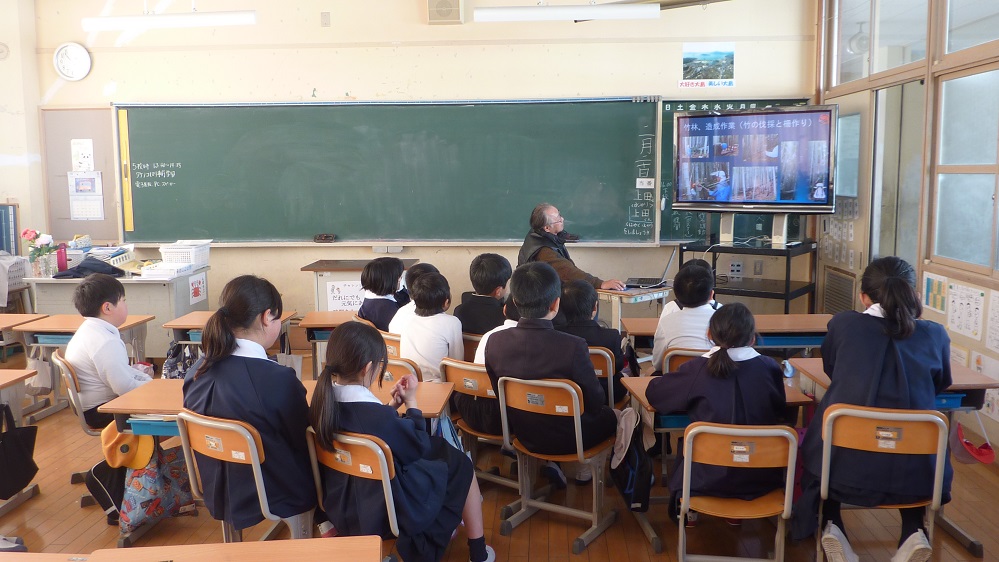 Read more about the article ９．小学生への筍学習会